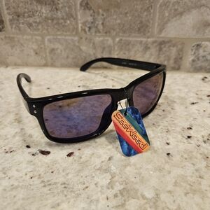 Black Sunglasses with Purple Lenses Polarized
